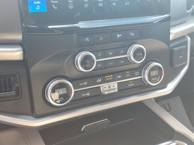 Used 2024 Ford Expedition XLT AWD/4WD image 8
