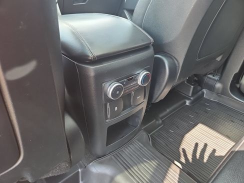 Used 2020 Ford Explorer XLT w/ Equipment Group 202A AWD/4WD image 41