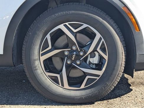 Certified 2024 Kia Sportage LX image 13