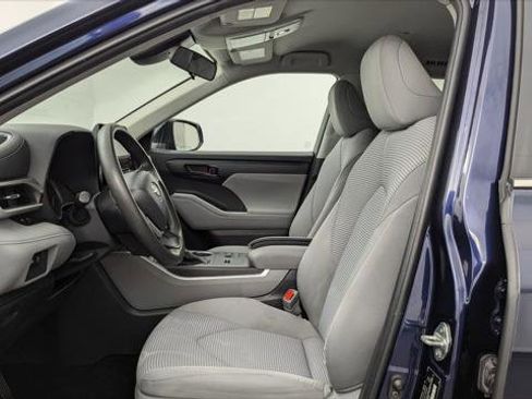 Used 2023 Toyota Highlander L image 14
