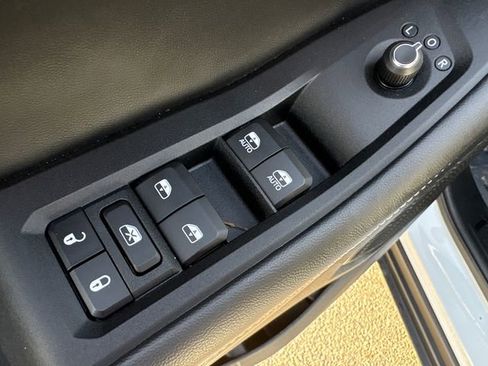 Used 2022 Jeep Grand Cherokee Altitude image 23