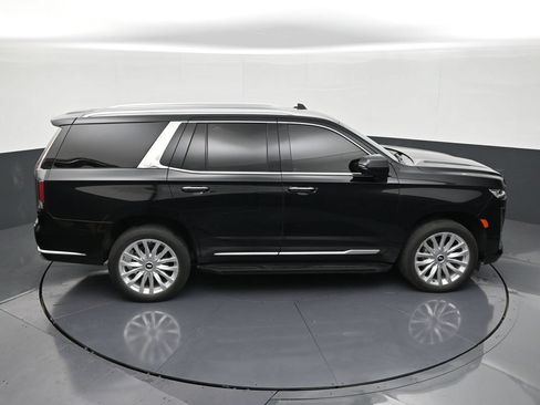Used 2024 Cadillac Escalade Luxury RWD image 17