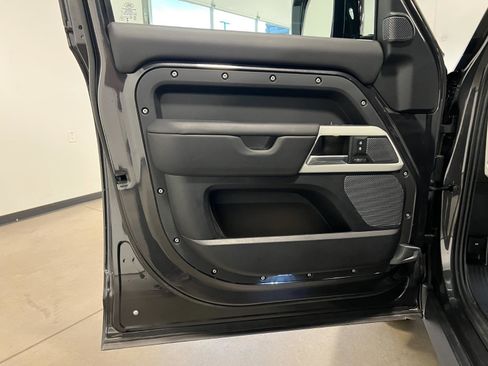 Used 2024 Land Rover Defender 110 X-Dynamic SE AWD/4WD image 29