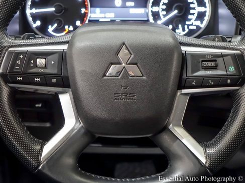 Used 2023 Mitsubishi Outlander SE AWD/4WD image 19