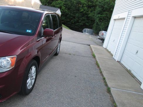 Used 2018 Dodge Grand Caravan SXT FWD image 8