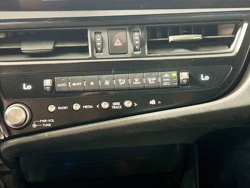Used 2023 Lexus ES 350 w/ Accessory Package (Z1) FWD image 27