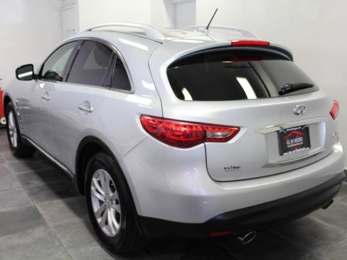 Used 2017 INFINITI QX70 AWD w/ Premium Package image 4