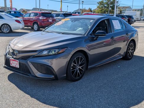 Used 2023 Toyota Camry SE image 7