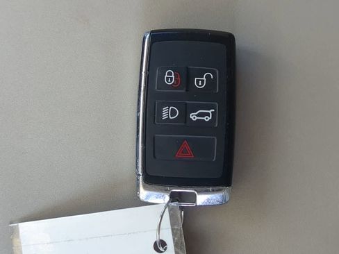 Used 2022 Land Rover Defender 110 S AWD/4WD image 39