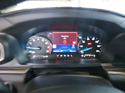 Used 2023 Ford Explorer Limited image 18