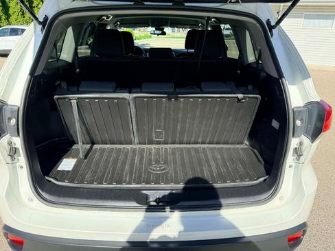 Used 2019 Toyota Highlander LE FWD image 21