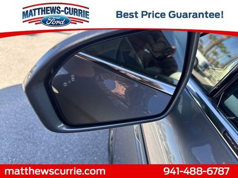 Used 2023 Lincoln Nautilus FWD w/ Premium Package image 8