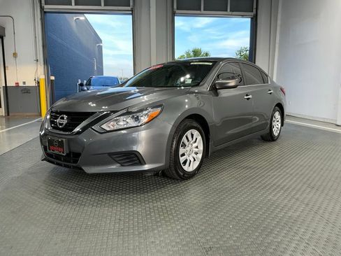 Used 2018 Nissan Altima 2.5 S w/ S Convenience Package FWD image 2