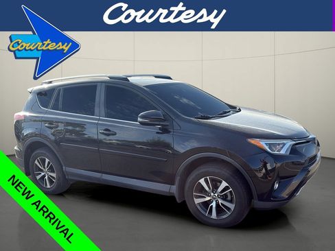 Used 2018 Toyota RAV4 XLE w/ Plus Extra Value Package AWD/4WD image 1