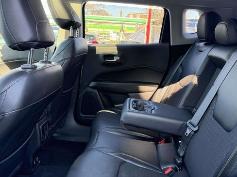 Used 2018 Jeep Compass Latitude w/ Popular Equipment Group image 13