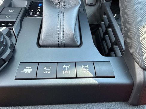 Used 2025 Toyota Tacoma TRD Pro AWD/4WD image 39