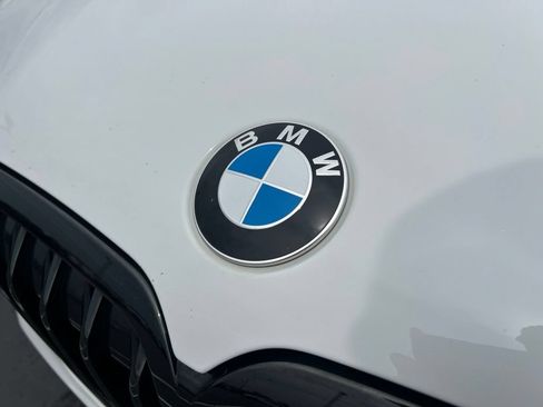 Used 2022 BMW X7 xDrive40i w/ M Sport Package AWD/4WD image 10