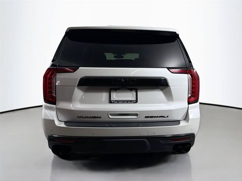 Used 2022 GMC Yukon XL Denali AWD/4WD image 6