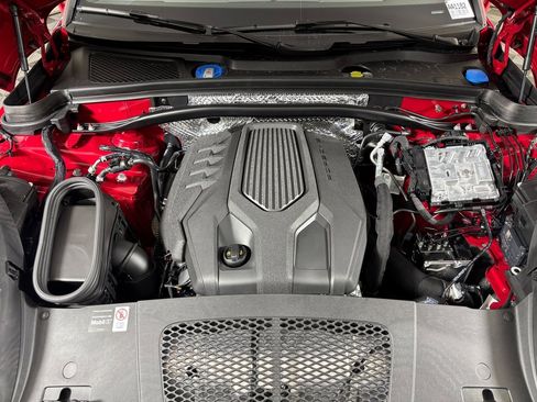 New 2026 Porsche Macan image 40