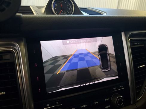 Used 2017 Porsche Macan image 27