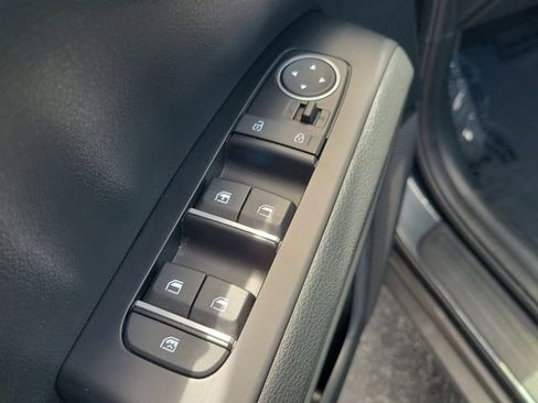 Used 2025 Kia Soul LX w/ LX Technology Package FWD image 14