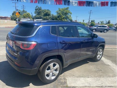 Used 2017 Jeep Compass Latitude w/ Popular Equipment Group AWD/4WD image 5