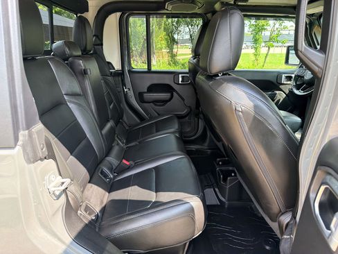Used 2022 Jeep Gladiator Sport AWD/4WD image 28