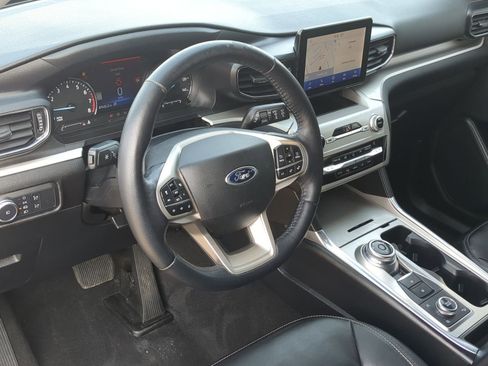 Used 2021 Ford Explorer XLT w/ Equipment Group 202A image 14
