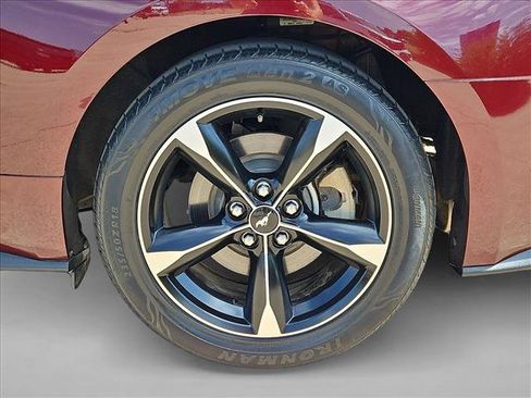 Used 2018 Ford Mustang Coupe RWD image 21