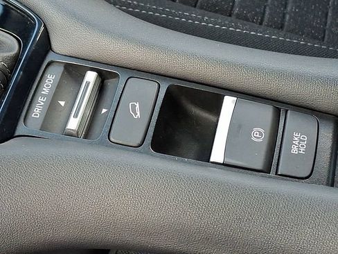 Used 2023 Honda HR-V LX image 26