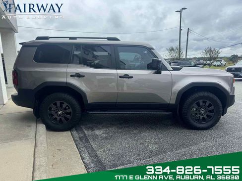 Used 2025 Toyota Land Cruiser image 5