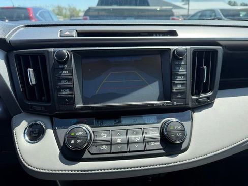 Used 2018 Toyota RAV4 XLE AWD/4WD image 13