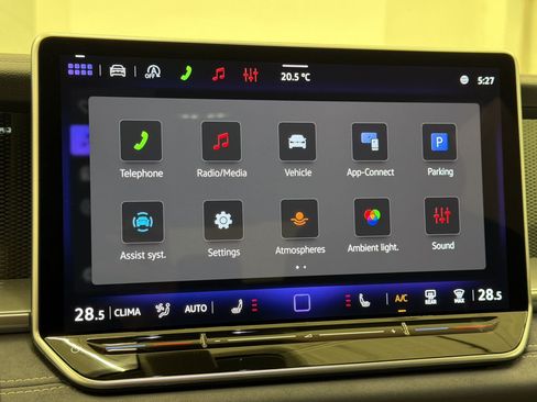 Used 2026 Volkswagen Tiguan SE FWD image 20