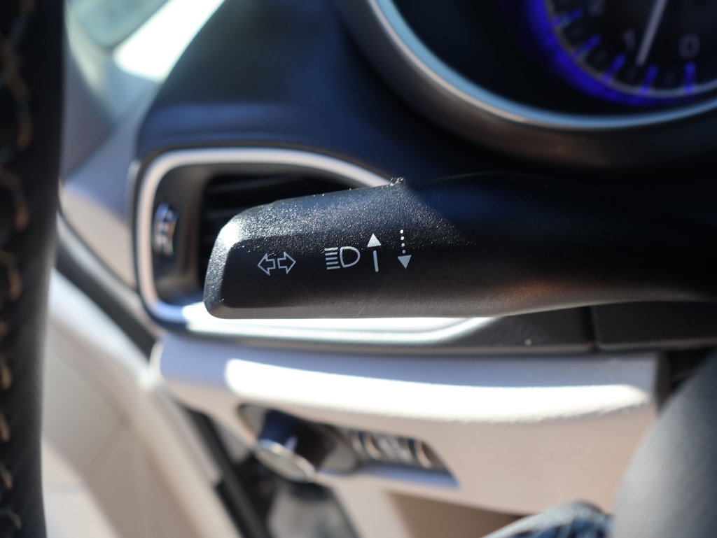 Used 2023 Chrysler Pacifica Touring-L FWD image 37