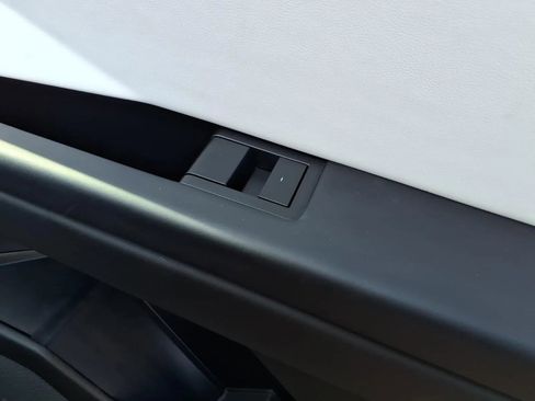 Used 2024 Tesla Cybertruck AWD Crew Cab image 12