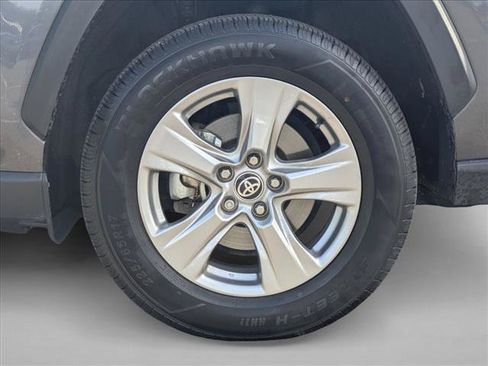 Used 2024 Toyota RAV4 XLE AWD/4WD image 22