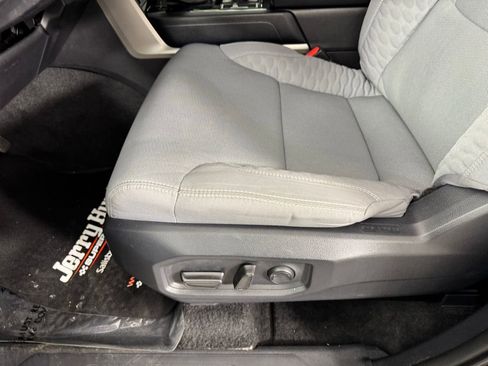Used 2025 Toyota Tundra SR5 w/ SR5 Convenience Package AWD/4WD image 12