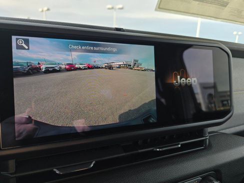 New 2025 Jeep Gladiator Sport image 38