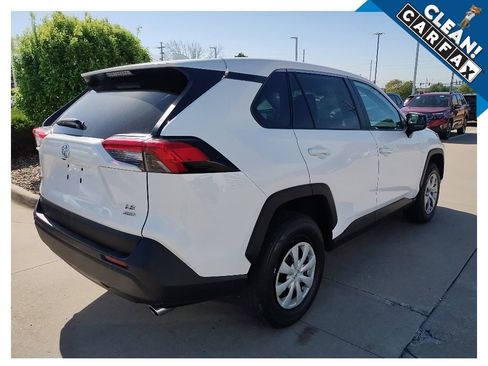 Used 2022 Toyota RAV4 LE AWD/4WD image 6