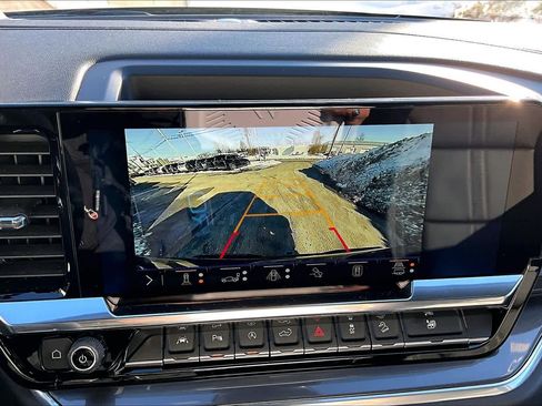 Used 2025 Chevrolet Silverado 1500 High Country w/ Technology Package AWD/4WD image 28