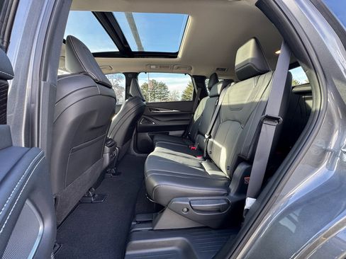 Used 2024 INFINITI QX60 Sensory w/ Vision Package image 7