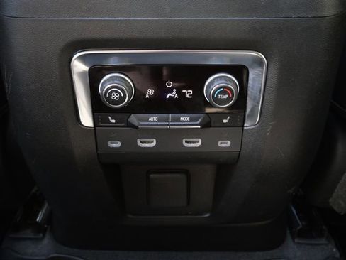 Used 2022 Chevrolet Suburban RST w/ Sport Performance Package AWD/4WD image 27