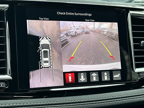 New 2026 Chrysler Pacifica Limited w/ S Appearance Package FWD image 8