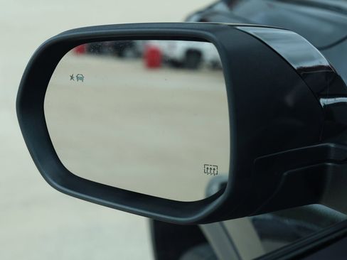 Used 2025 GMC Acadia Elevation FWD image 10