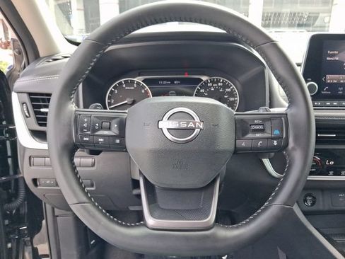 Used 2025 Nissan Rogue SV FWD image 15