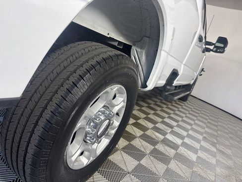 Used 2025 Ford F250 XLT image 38
