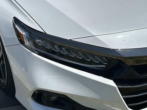 Used 2022 Honda Accord Sport image 9
