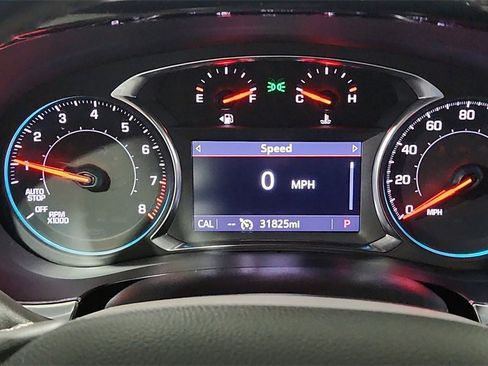 Used 2023 Chevrolet Traverse LT image 19