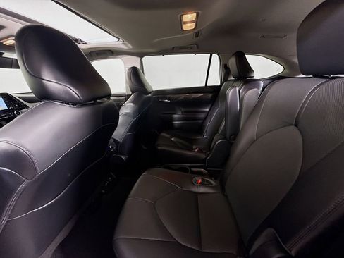 Used 2022 Toyota Highlander Limited FWD image 27