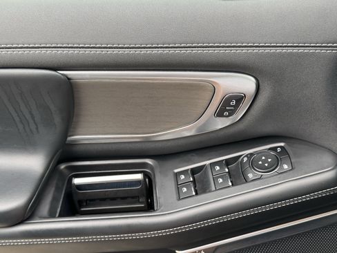 Used 2025 Ford Expedition Platinum image 26